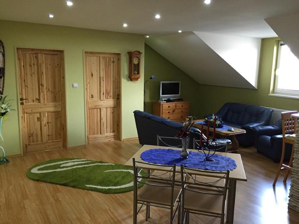 Apartman u Puškina Strba Bagian luar foto